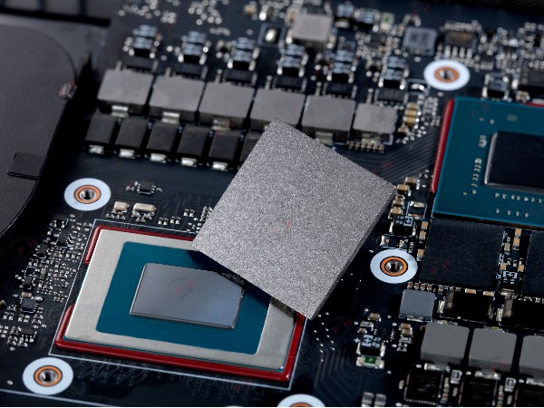 鴻富誠石墨烯導熱墊片